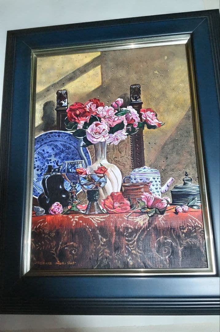 青木敏郎、絵画、油彩4号、椿・レーマ杯・染付皿、新品高級額縁、肉筆保証。