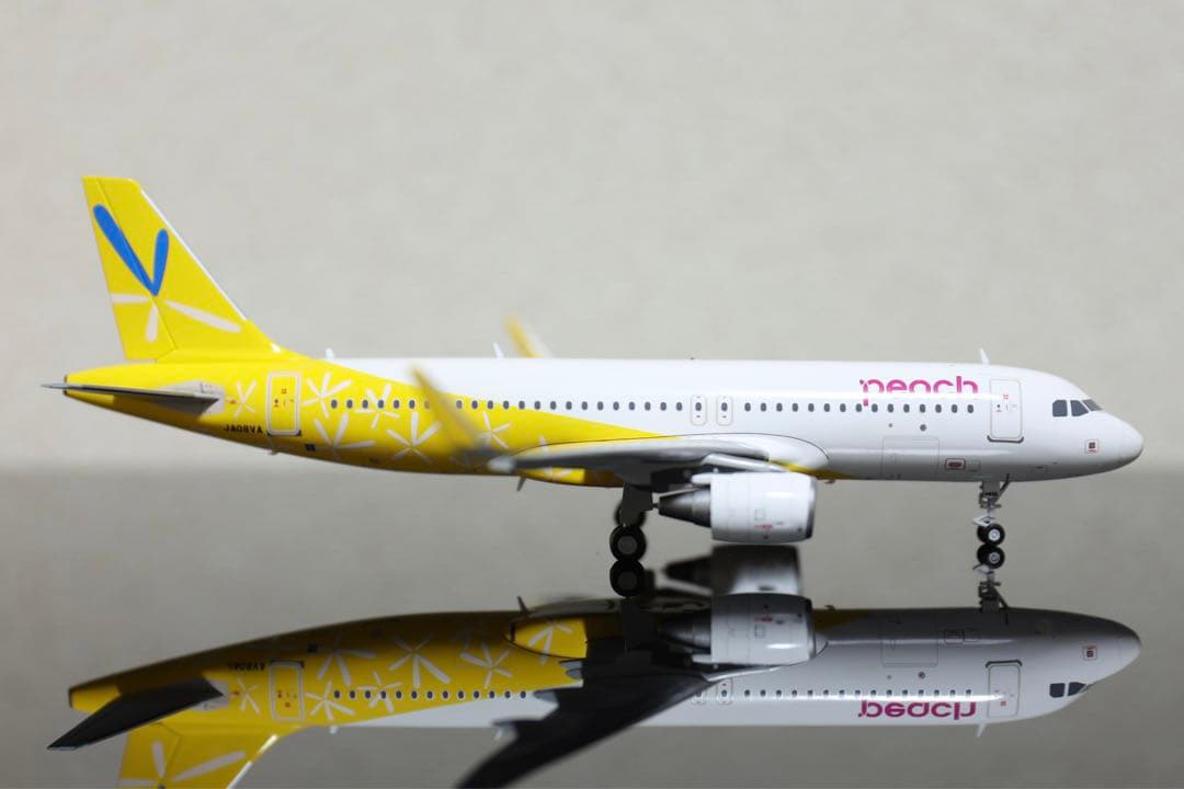 航空機・ヘリコプター Peach A320