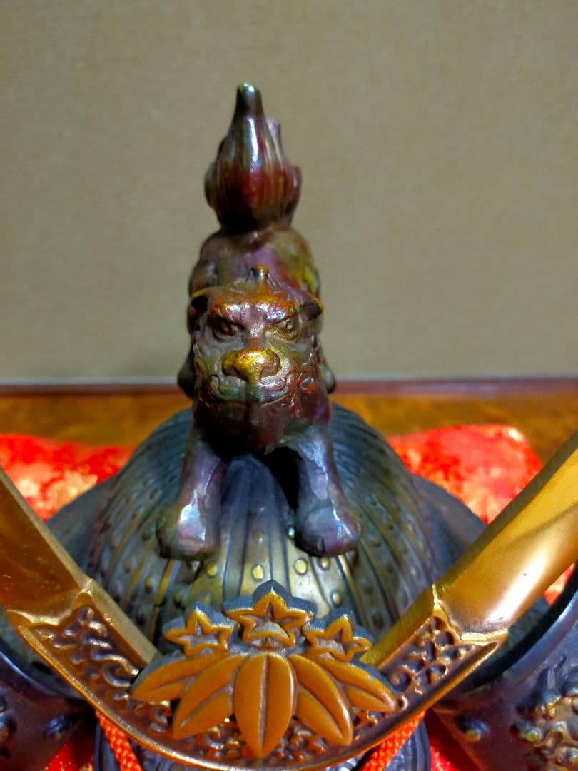 出世兜　源九郎義経　長鍬形獅子頭の兜