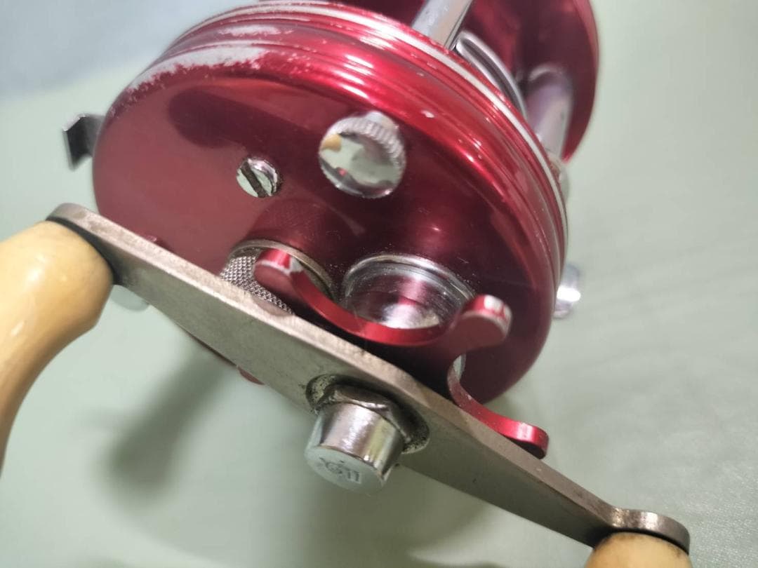 ★アブガルシア　アンバサダー 5０００　ビンテージ　リール レッド