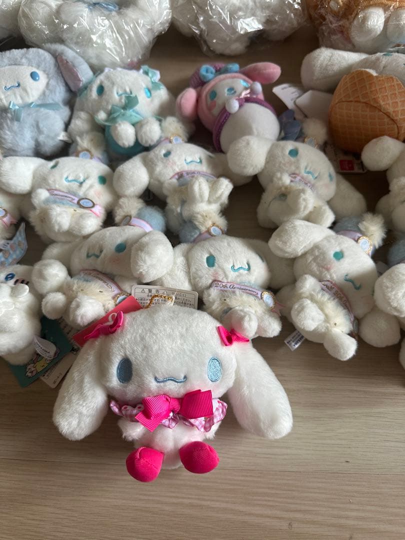 サンリオ　シナモロール　ぬいぐるみ　マスコット