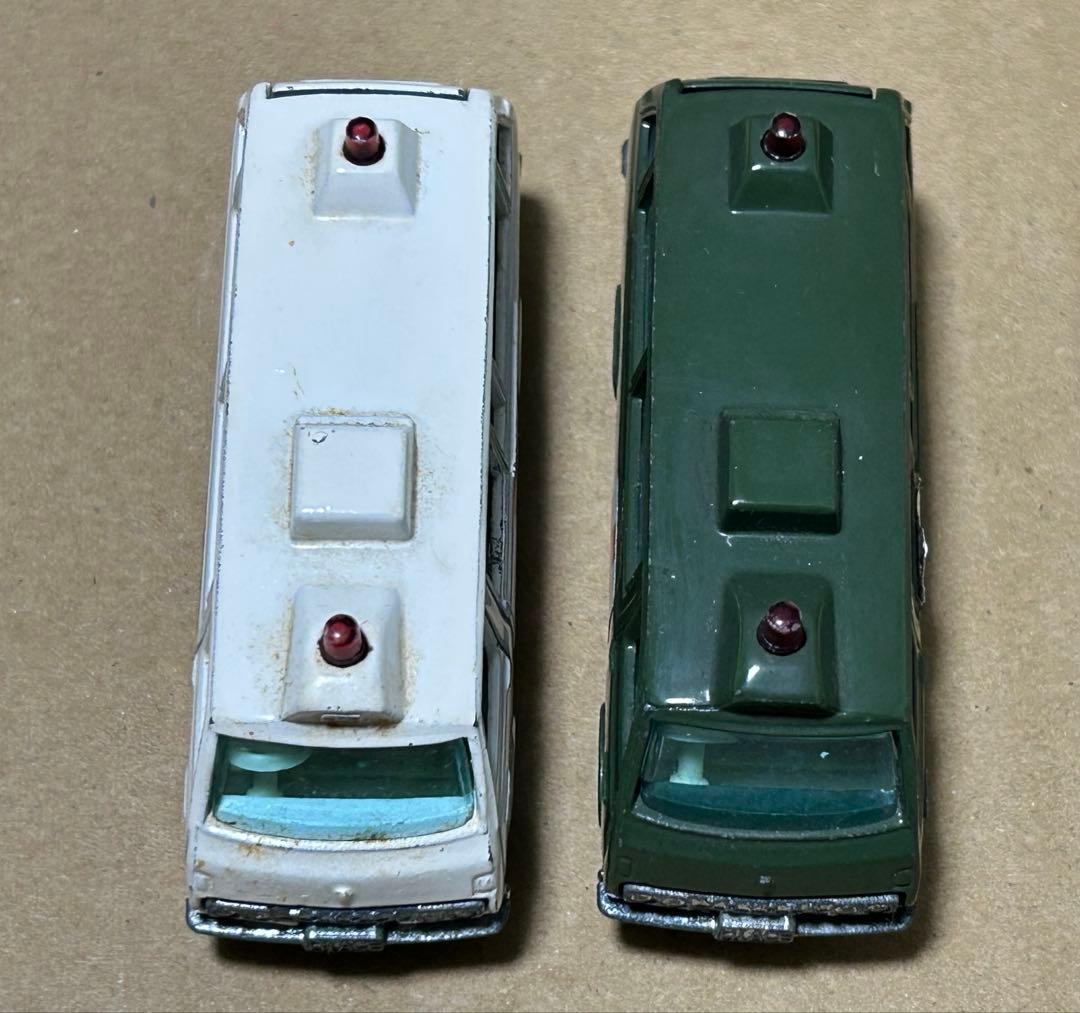 トミカ トヨタ ハイエースコミューター 2台セット