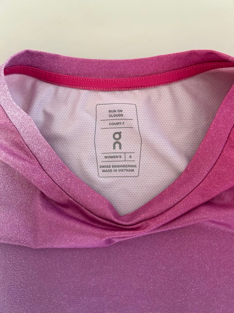 ON グラデーション Tシャツ COURT-T Women's Sサイズ
