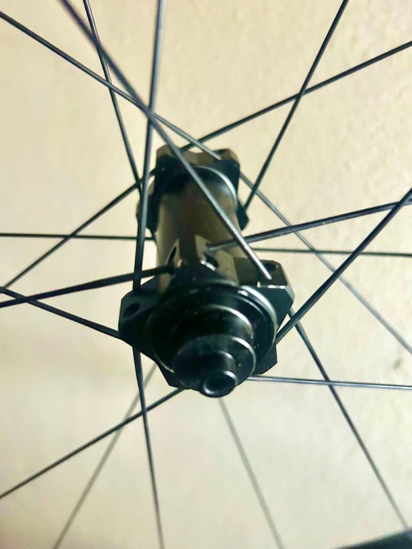 ◆鬼軽！カーボンホイールCarbon前輪◆640g！