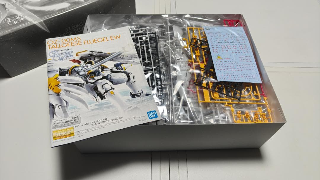 「新品未組立」MG トールギスF 新機動戦記ガンダムW 敗者たちの栄光