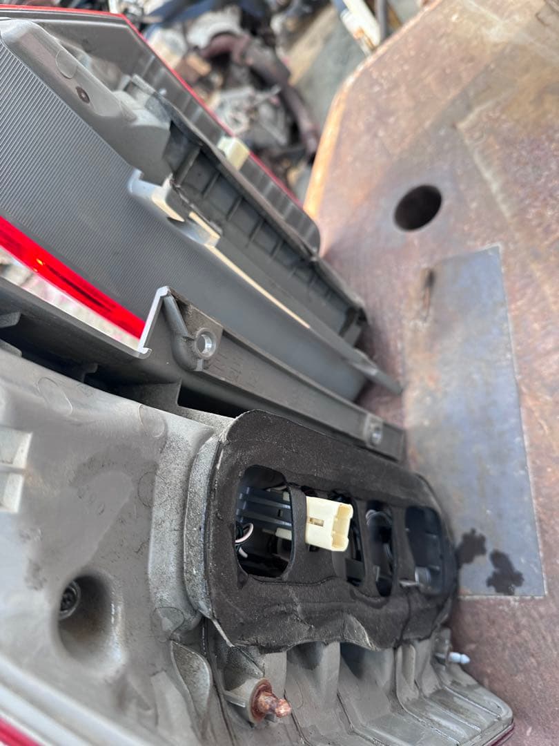 70 ノア　テールランプ　右左セット