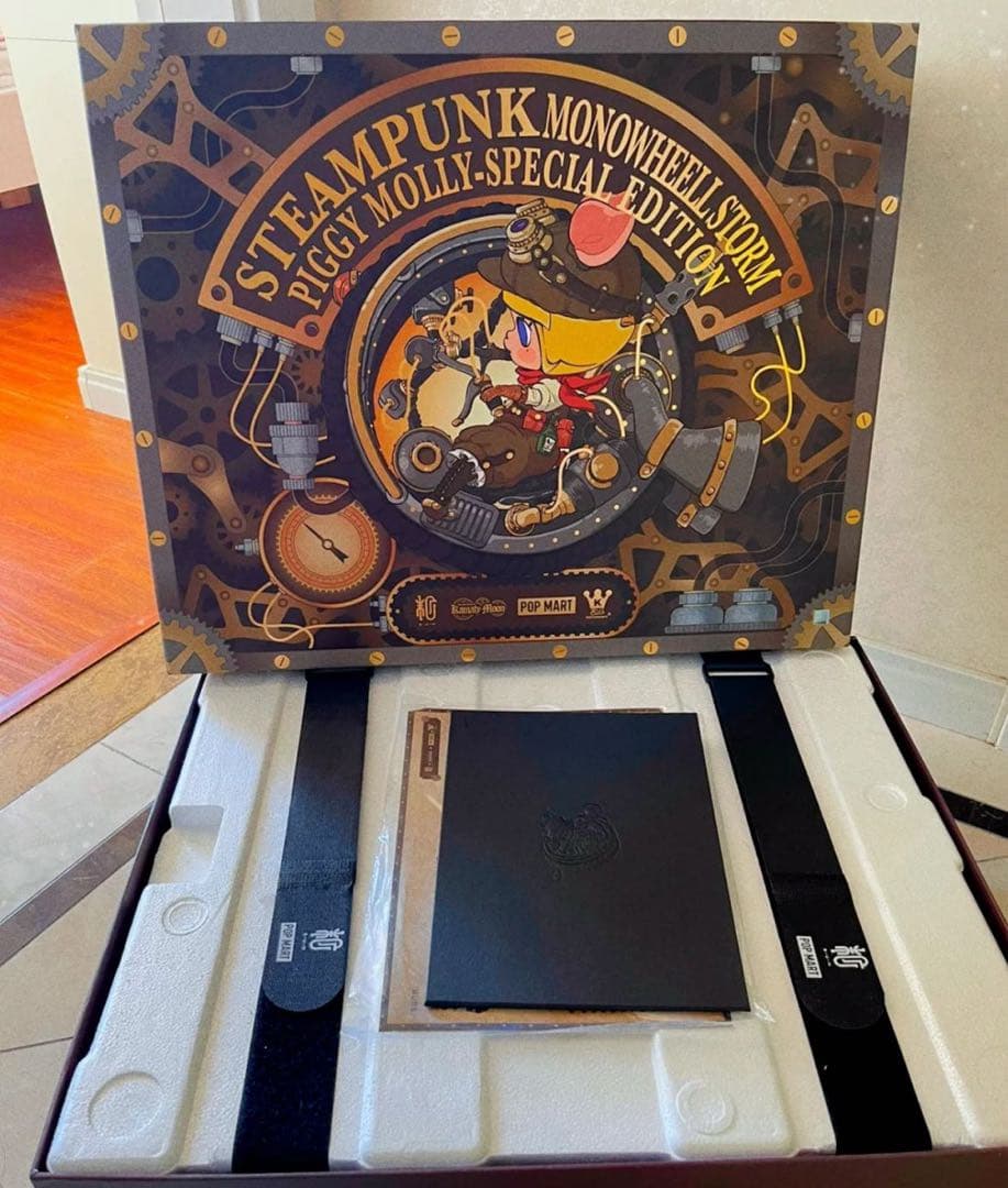 デザイナーズトイ 末那末匠 ポップマート  Molly フィギュア D