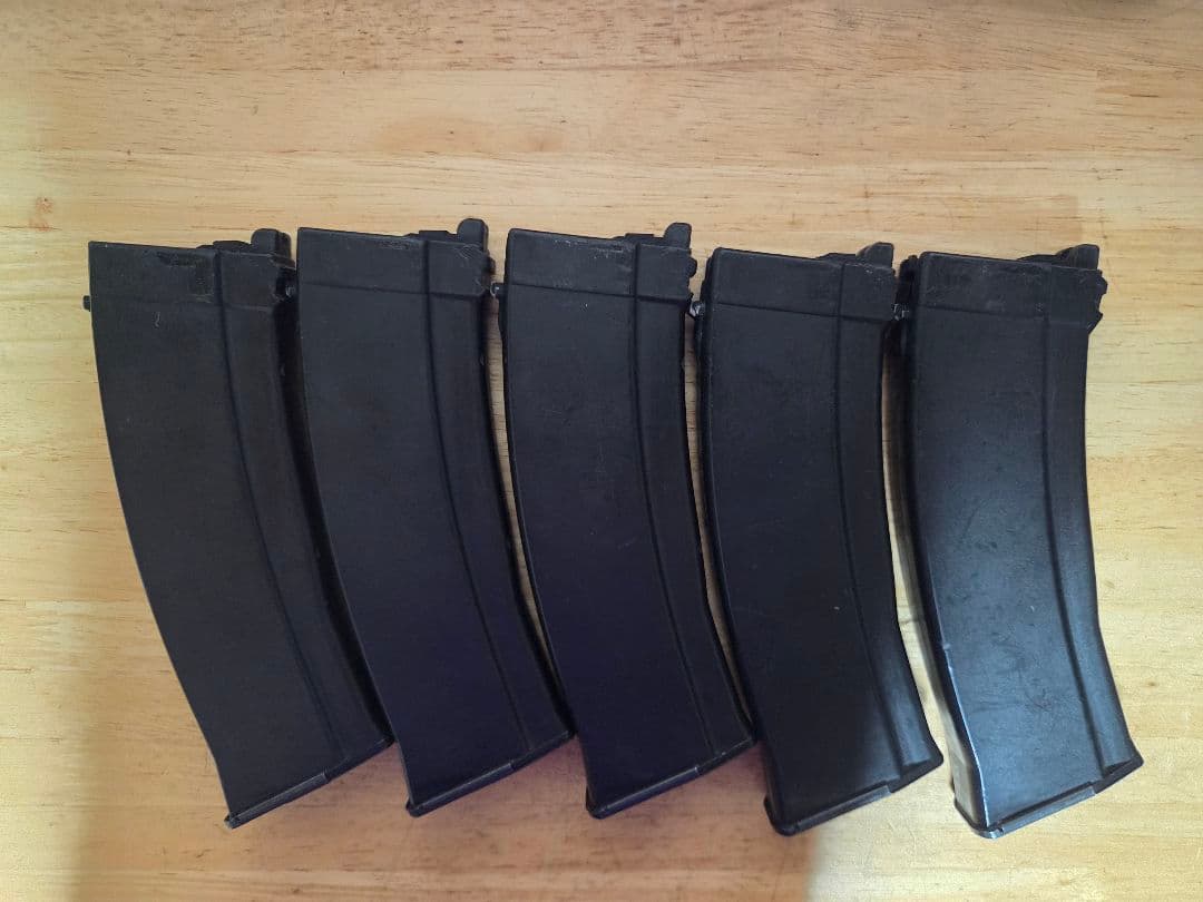 GHK AK CO2 マガジン 5本 一本ガス漏れ