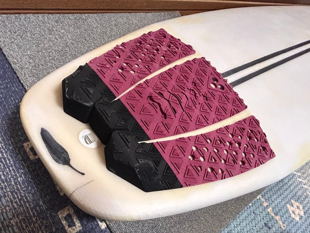 イ*チ様 チリサーフボード　ホットナイフ　5'8''TWIN TECH、超軽量E