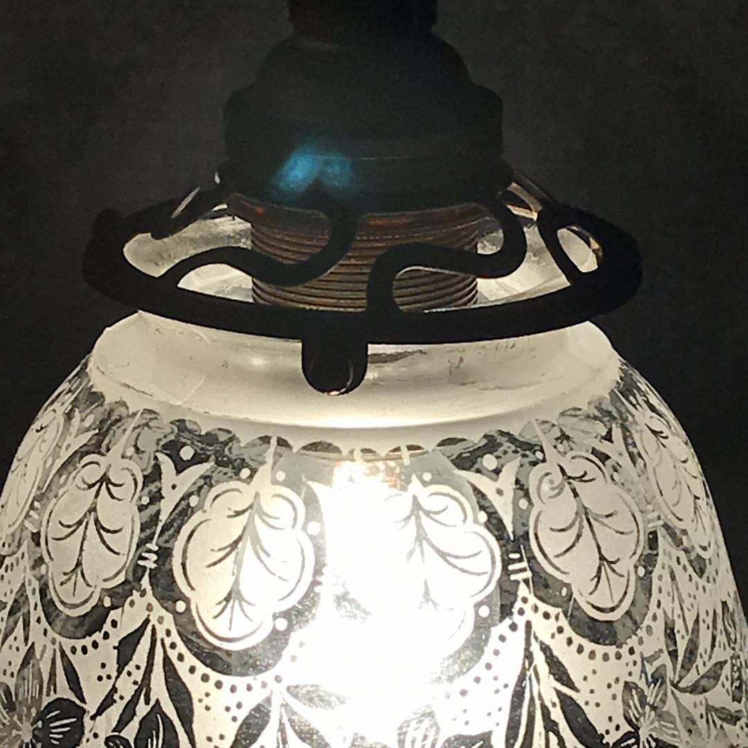 ③　英国アンティーク　エッチングガラス　ボタニカル　ランプシェード