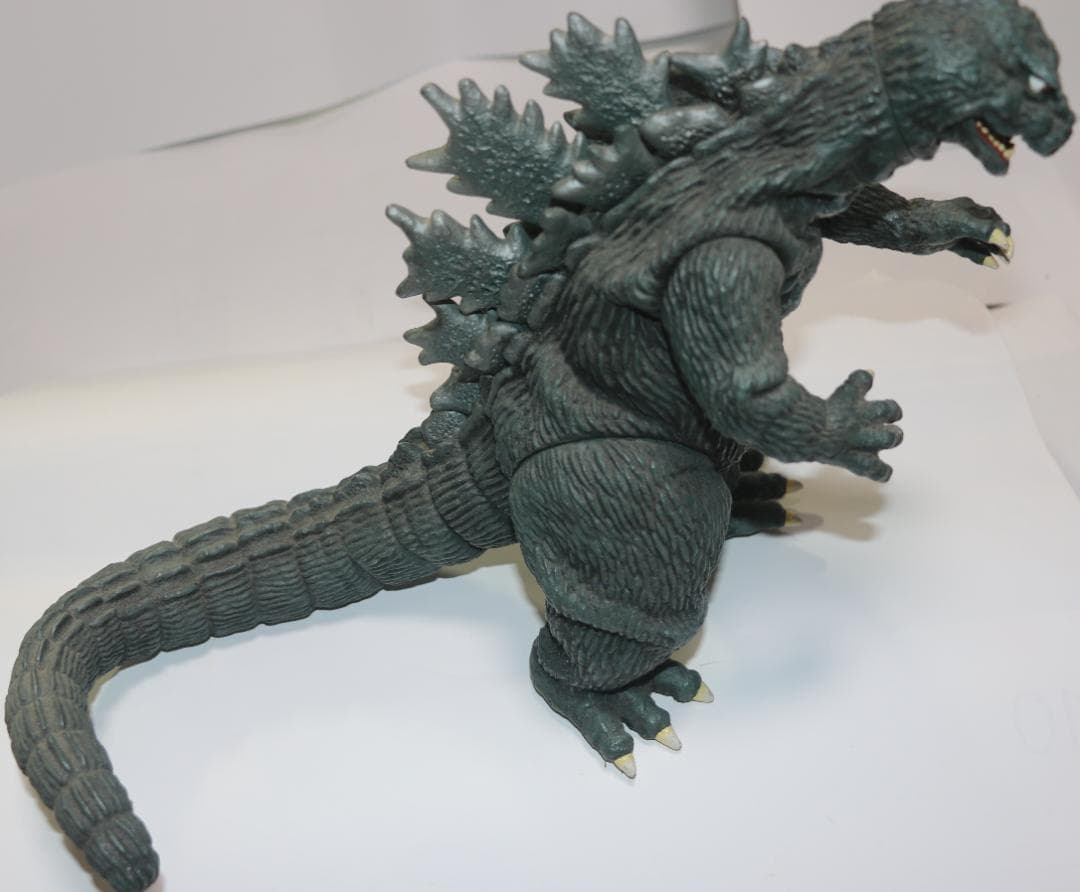 ゴジラ（１９６２年キンゴジ版）フィギャー　全高：約２７㎝　完成品　中古品