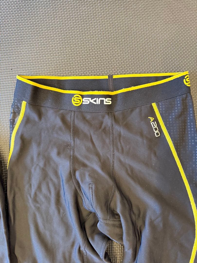 SKINS A200 コンプレッションウェア Lサイズ ハーフジップ 上下セット