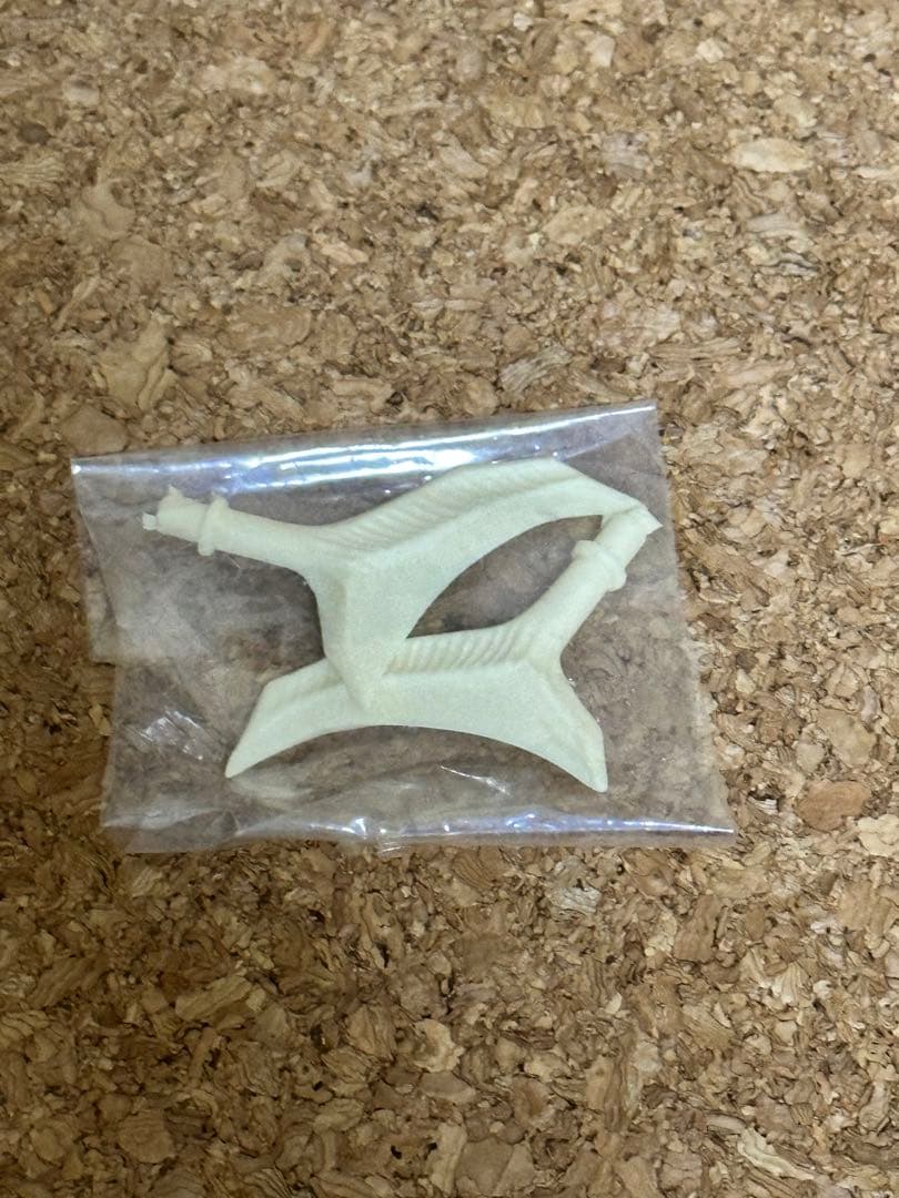 ウェーブ　1/100 エレキング　ソフビキット