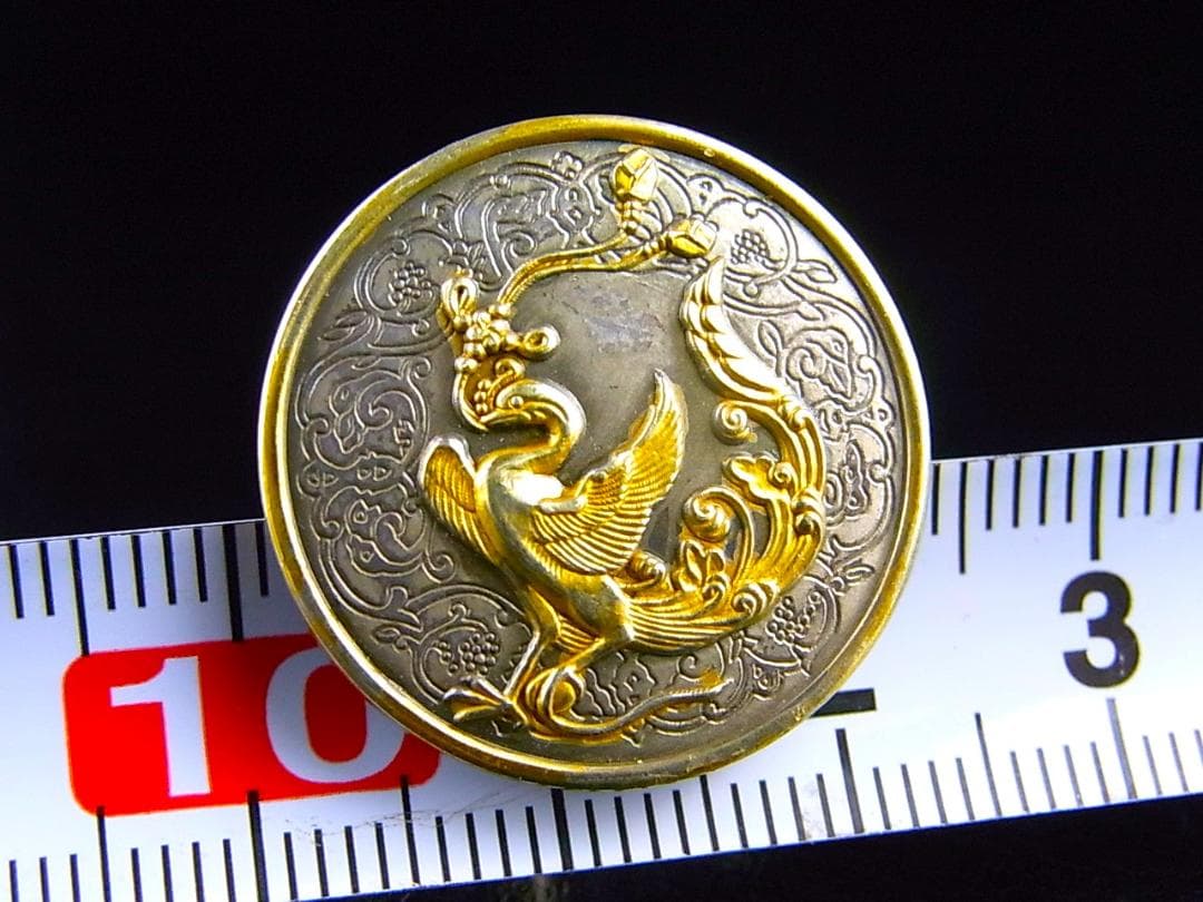 【 E090 】 超名品　人間国宝　鍛金師　奥山峰石作品　金鍍金鳳凰之図銀製手釦