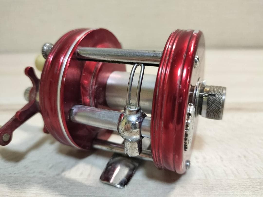 ★アブガルシア　アンバサダー5000C　ビンテージ　リール　赤＃00