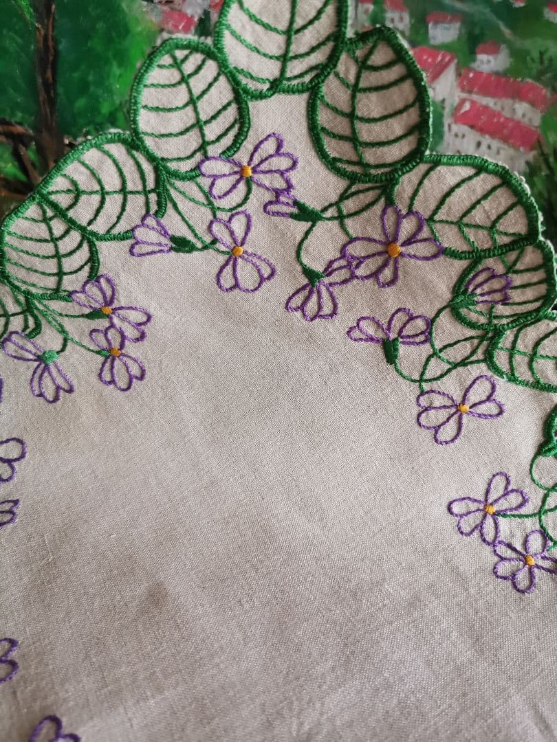 アンティーク/ヴィンテージ フランス 菫の葉と花のカットワーク刺繍 リネンクロス