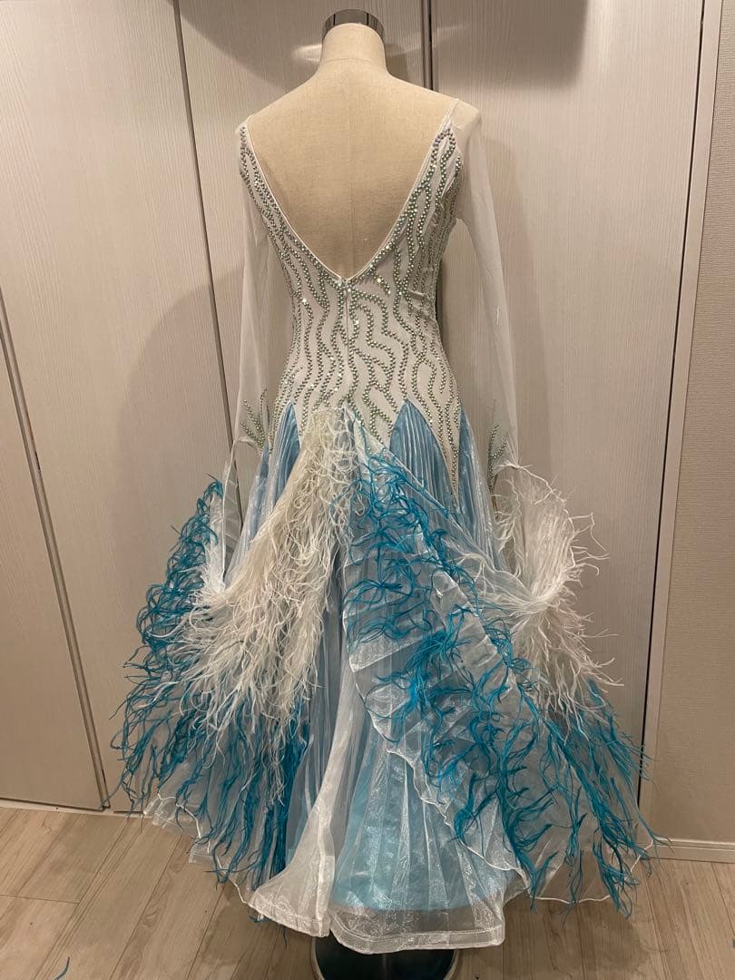 社交ダンス用ドレス 青と白のグラデーション