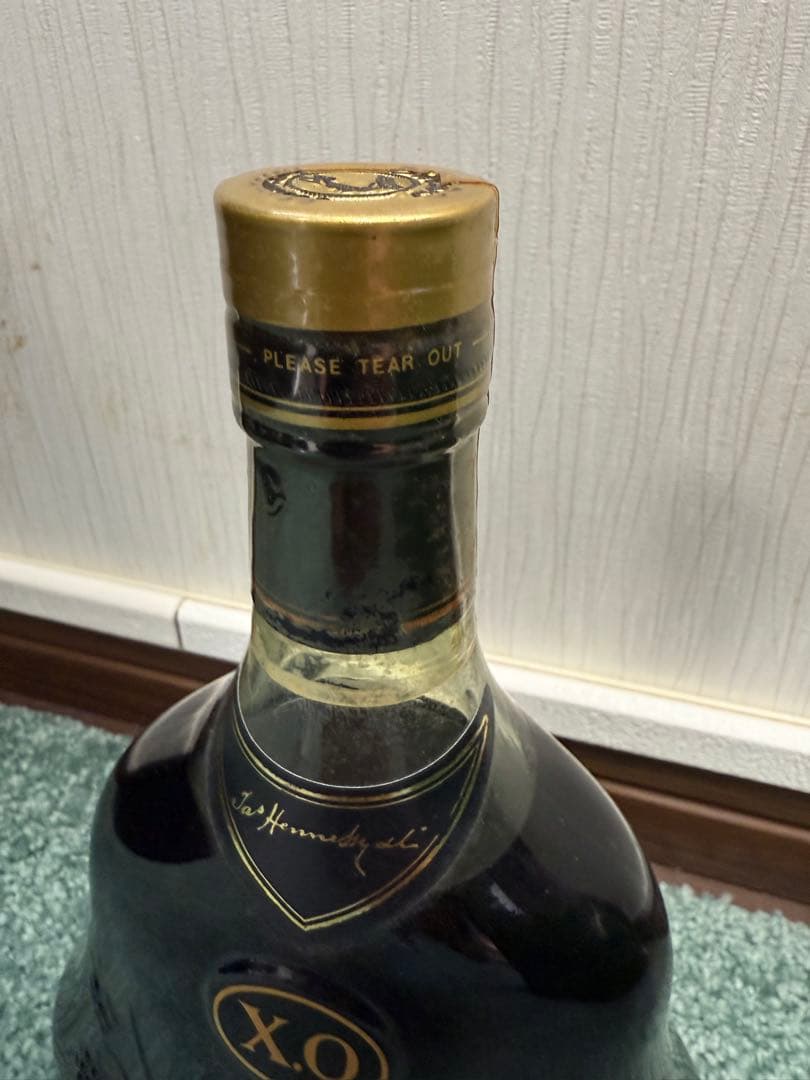 Hennessy X.O コニャック 700ml　金キャップクリアボトル