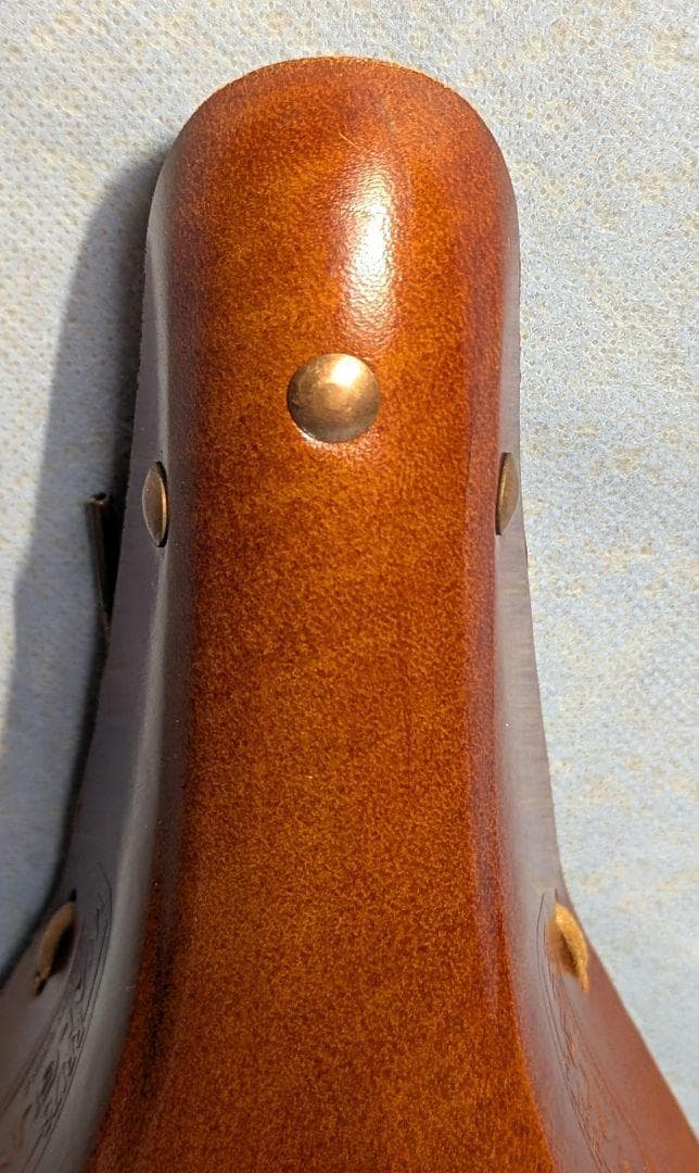 walgun 本革製レザーサドル