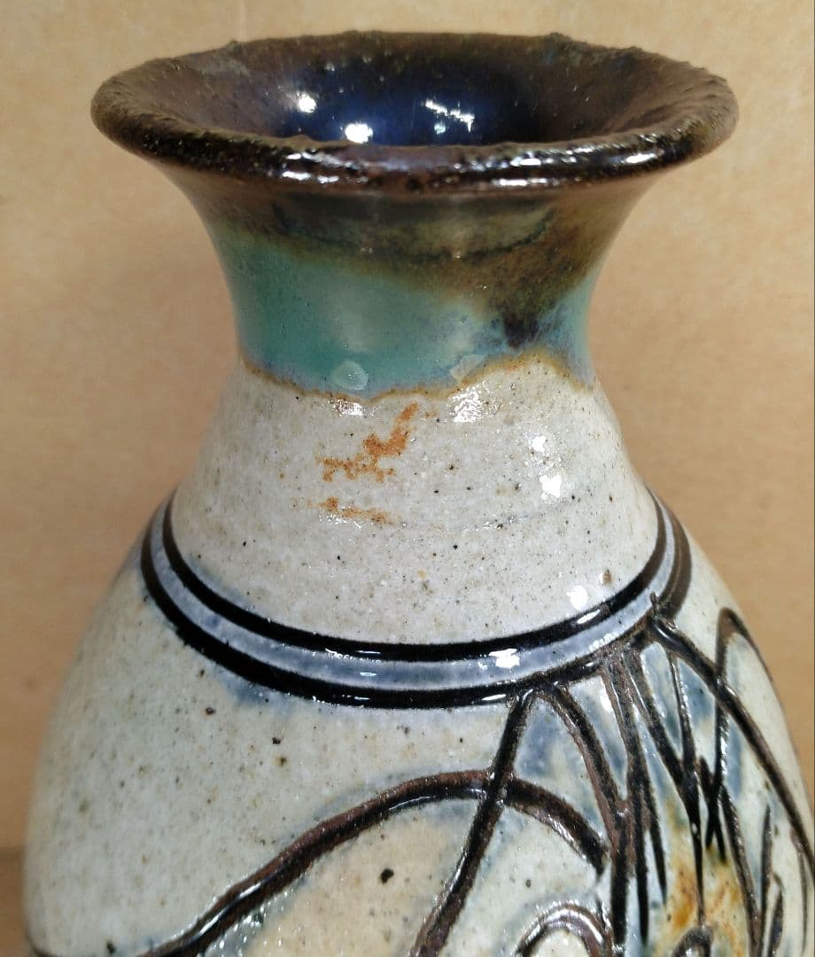 【本物保証】金城次郎 壷屋焼花瓶 共箱 栞 人間国宝 壺屋焼 海老魚紋花瓶