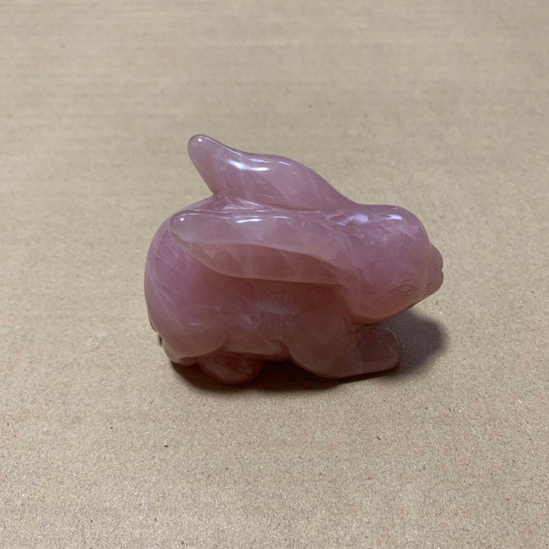 希少　ローズクォーツ　うさぎ　彫刻　置き物　恋愛