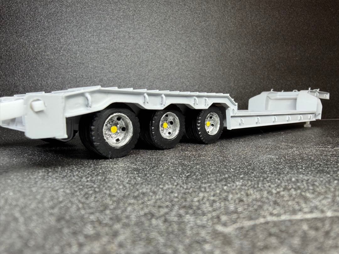 ブルーリボン　1/50 3軸低床トレーラー自動あゆみ付 重機 建機