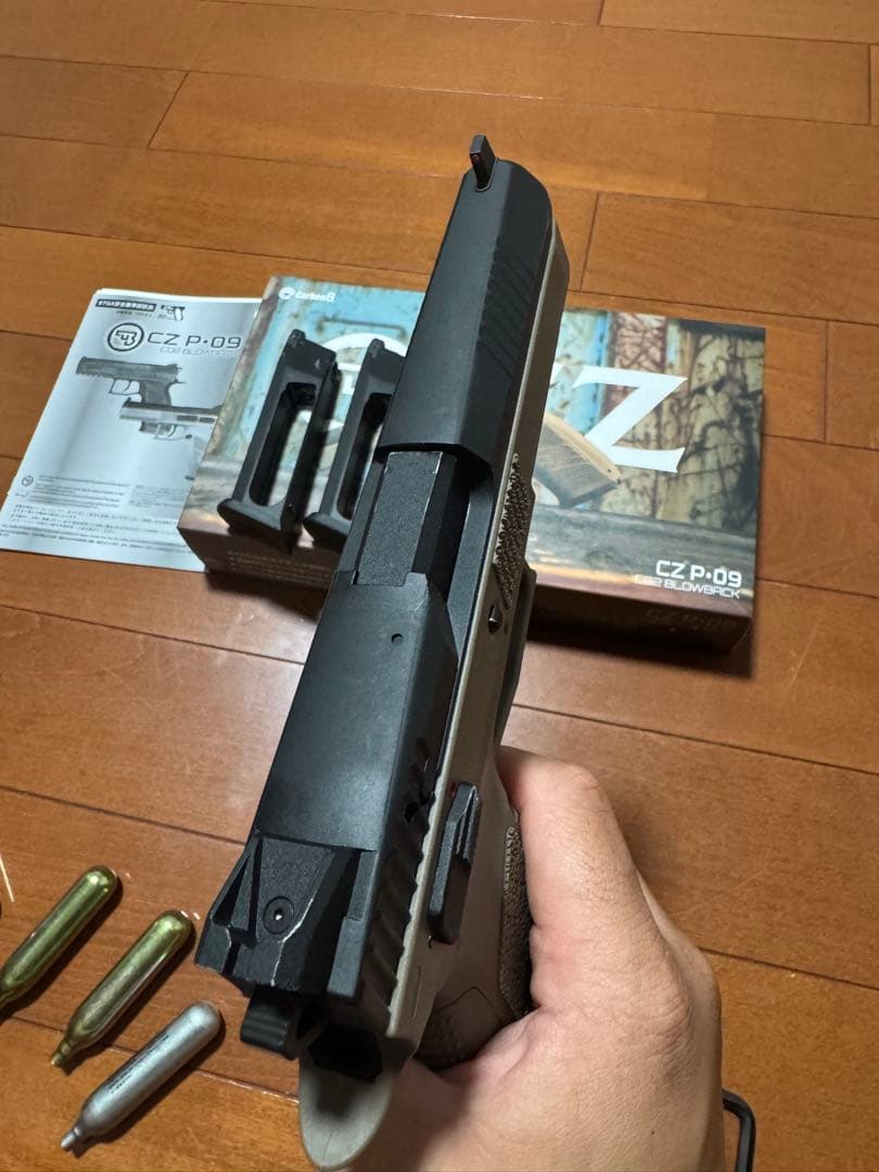 カーボネイト・CZ P-09 タンカラー マガジン2本付き