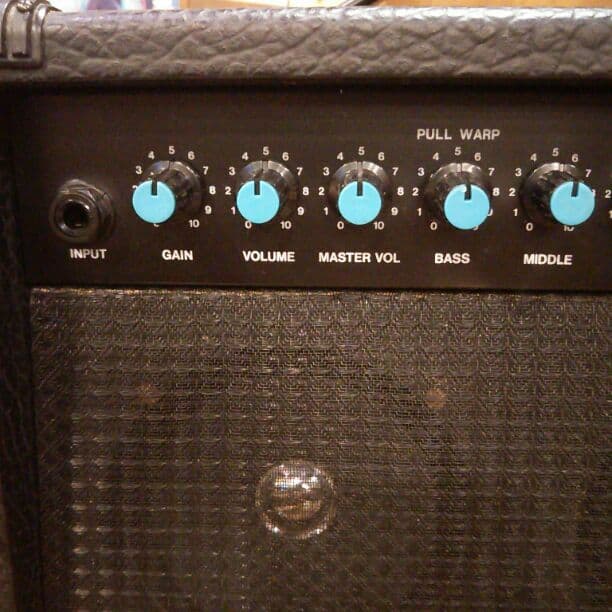 ローランド MG-10