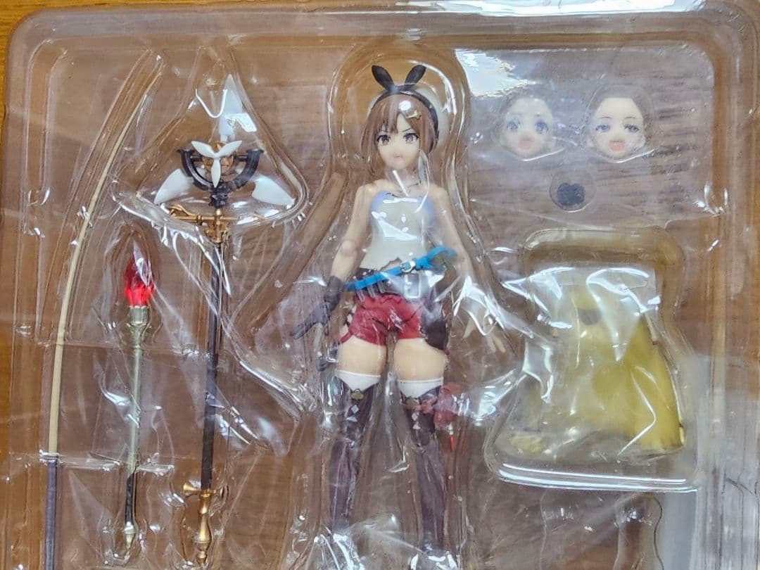 figma ライザリン・シュタウト　特典付き　中古品