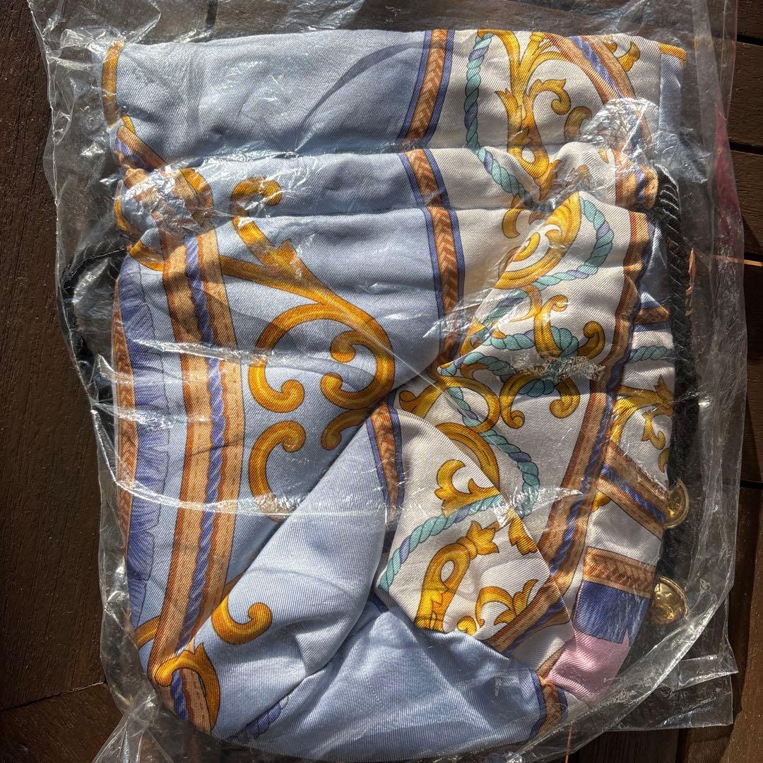 セリーヌ；シルク巾着