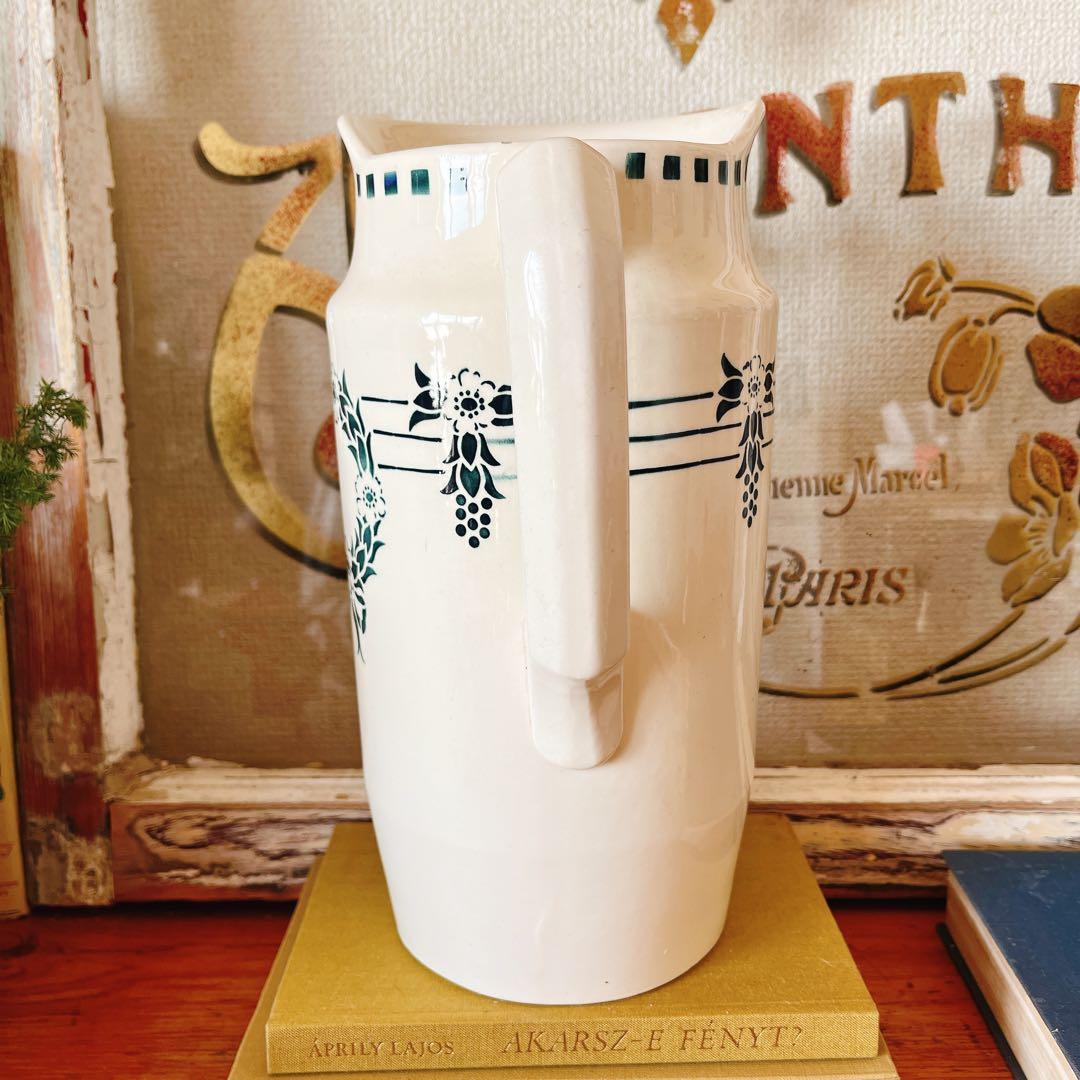 バドンヴィレー　すっきりシンプルなピシェ