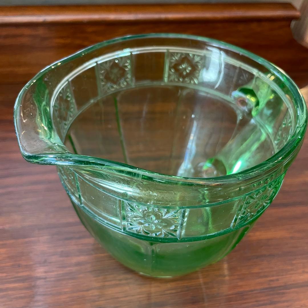 希少！ 30's〜40's　アメリカンアンティーク　緑色ガラスピッチャー　USA