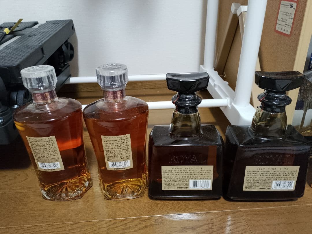 サントリーローヤル現行700ml2本&スリム660ml2本のセット