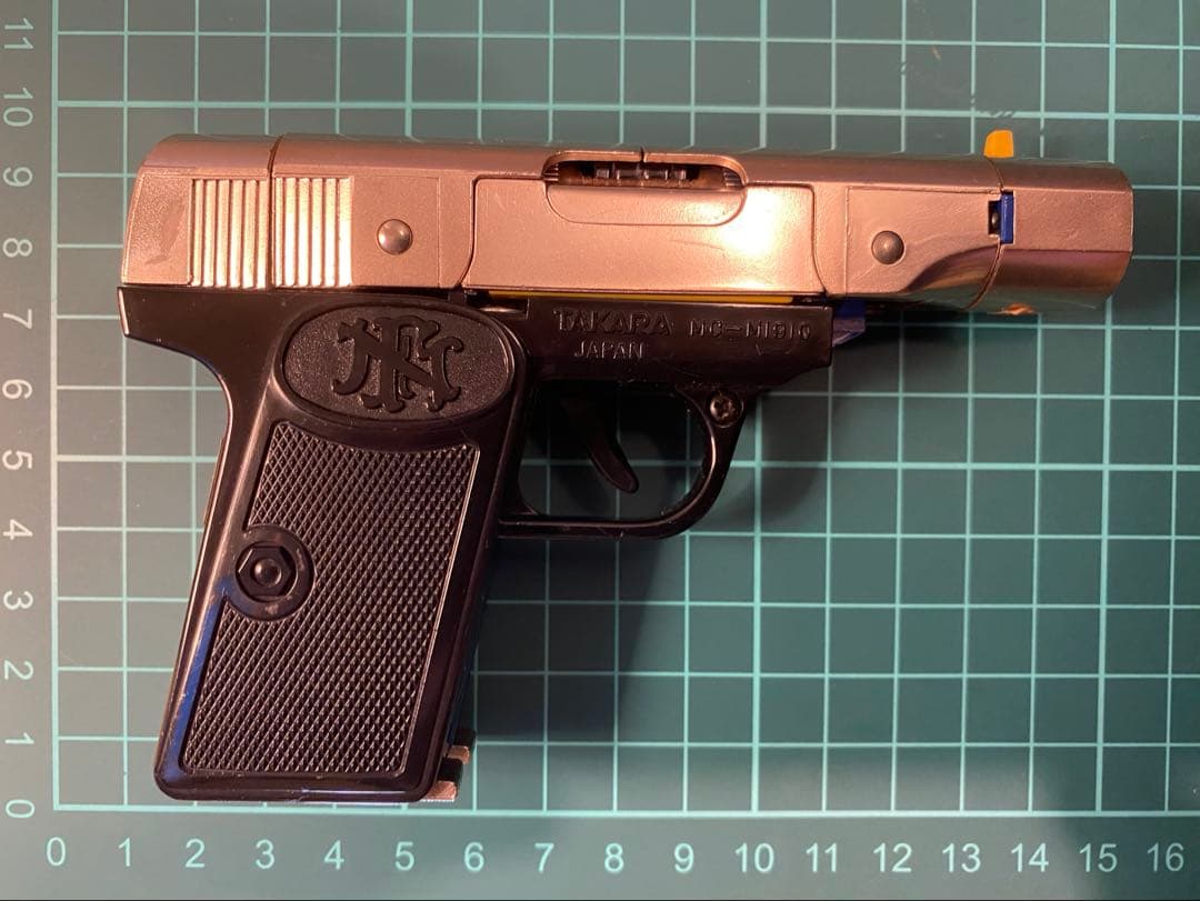 【送料無料】 初期トランスフォーマー デストロン 変身可能 D-308