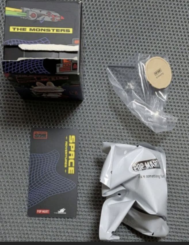 ポップマート　ラブブ　スペースアドベンチャー