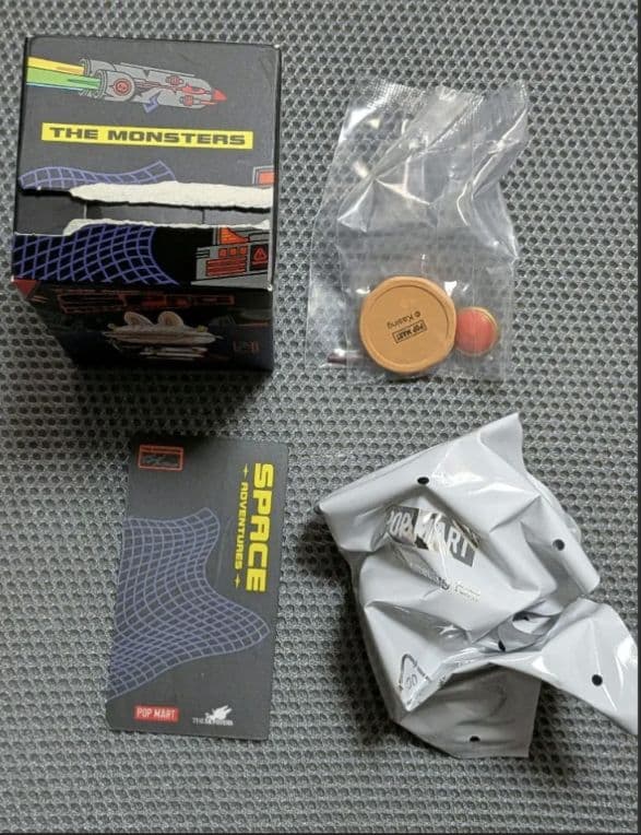 ポップマート　ラブブ　スペースアドベンチャー