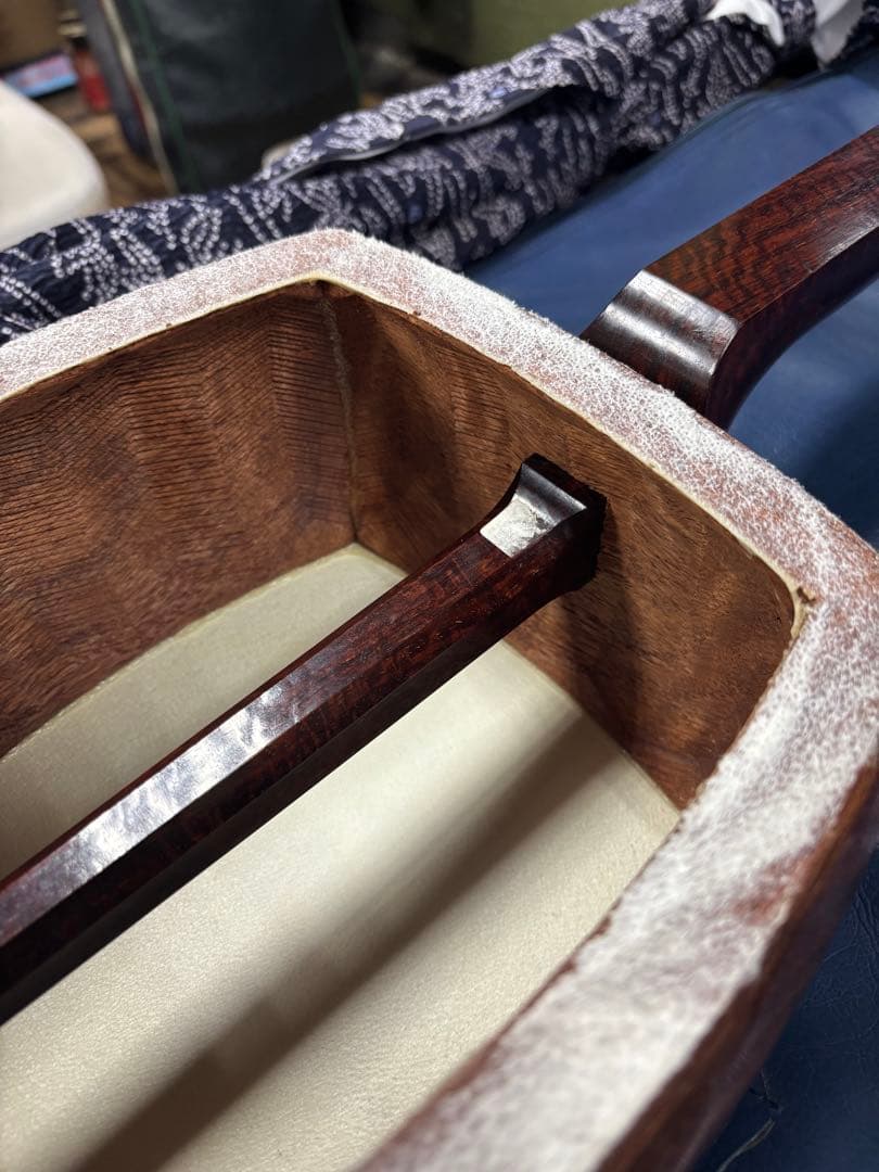 1.5寸短 金細二本溝子持ち綾杉胴 民謡三味線