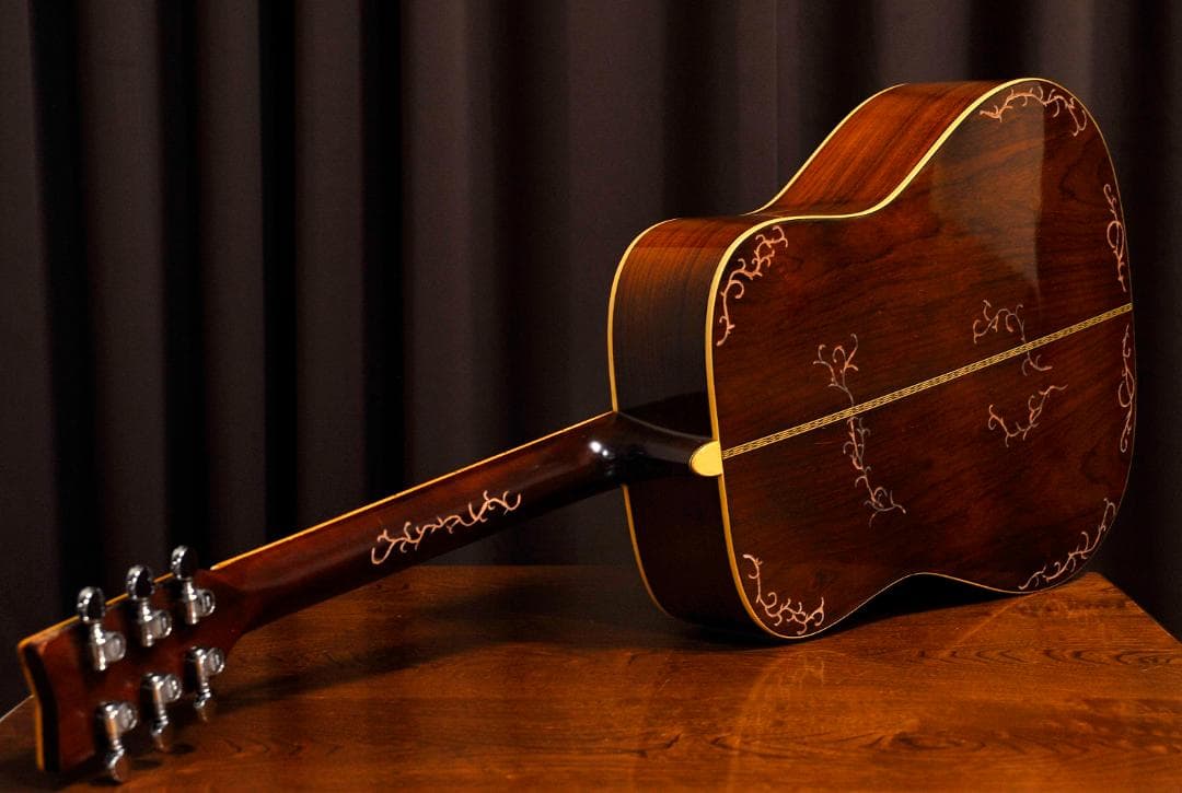 ★YAMAHA FGシリーズの奏でる華やかな場面で演出を高める【彫刻装飾ギター】