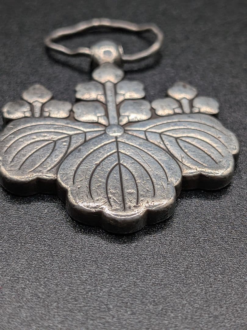 Sterling Silver・SV925・純銀・勲八等白色桐葉章　・勲章