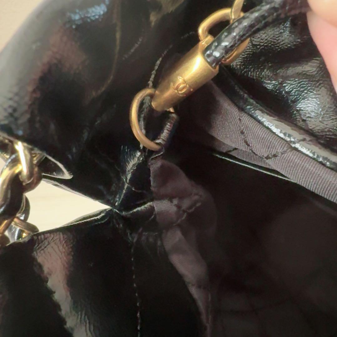 CHANEL ブラックレザー ノベルティ ショルダーバッグ 22