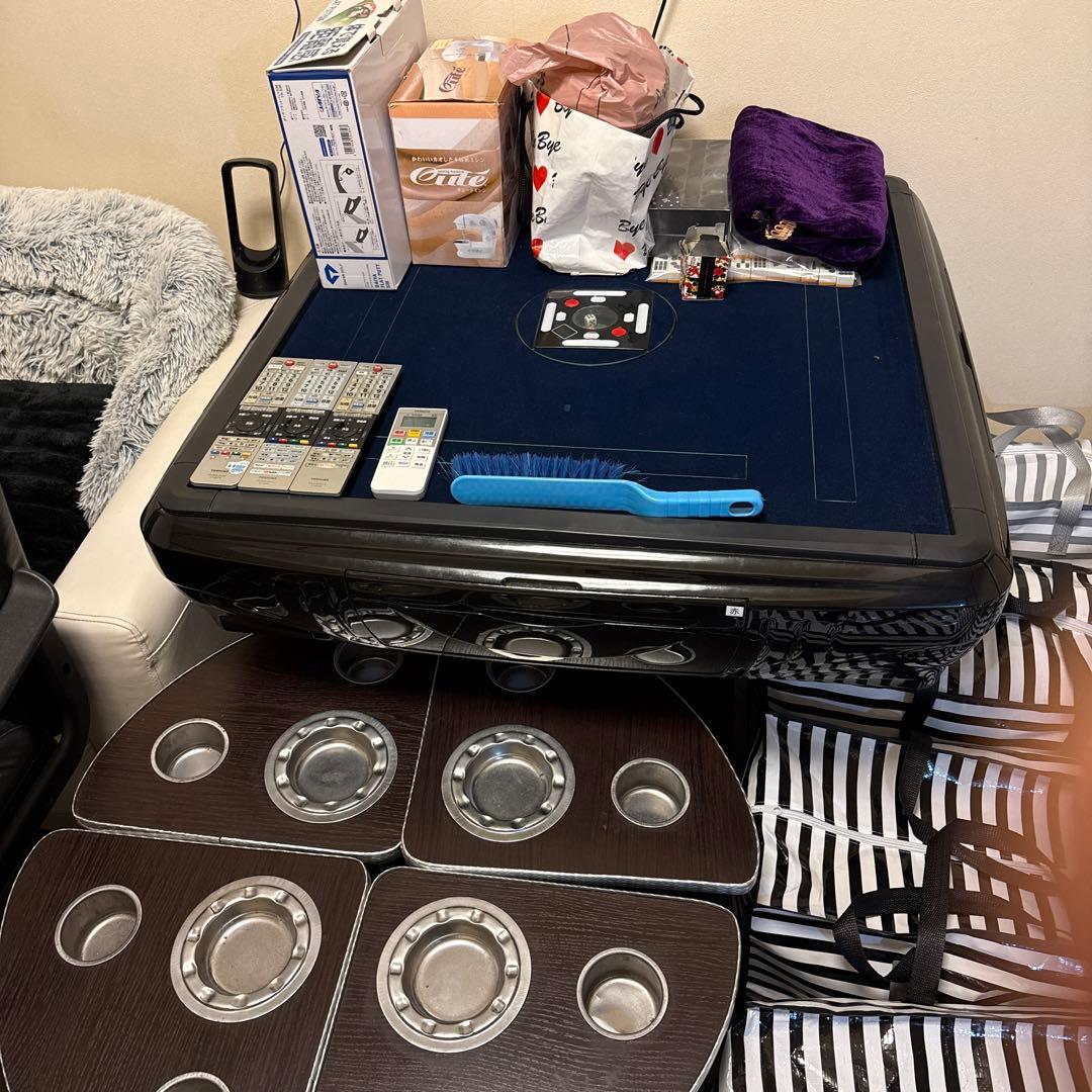 電動麻雀　卓　　　激安セット、イス、テーブルセット売り即使えます値下げしました