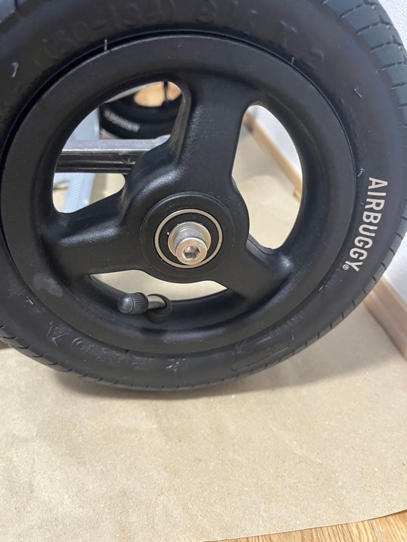 折りたたみ　エアバギータイヤ付きキャリー