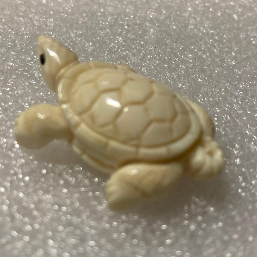 極上天然素材　亀　彫刻　根付　提げ物