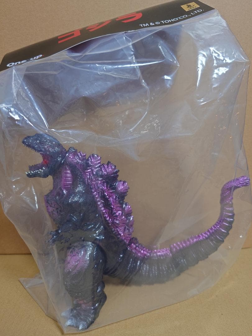 one up. シン・ゴジラ 覚醒 クリアブラック成形