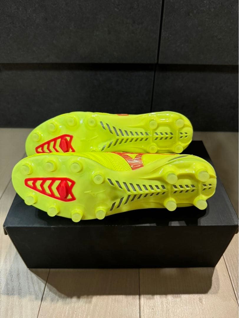 Mizuno Morelia NeoⅣ β蛍光イエロー スパイク 25cm