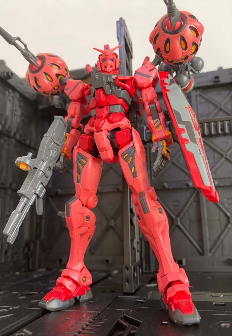 赤いガンダム【ビット６基】ガンプラ！HG！ジオラマベース！ビット台座４個付き！