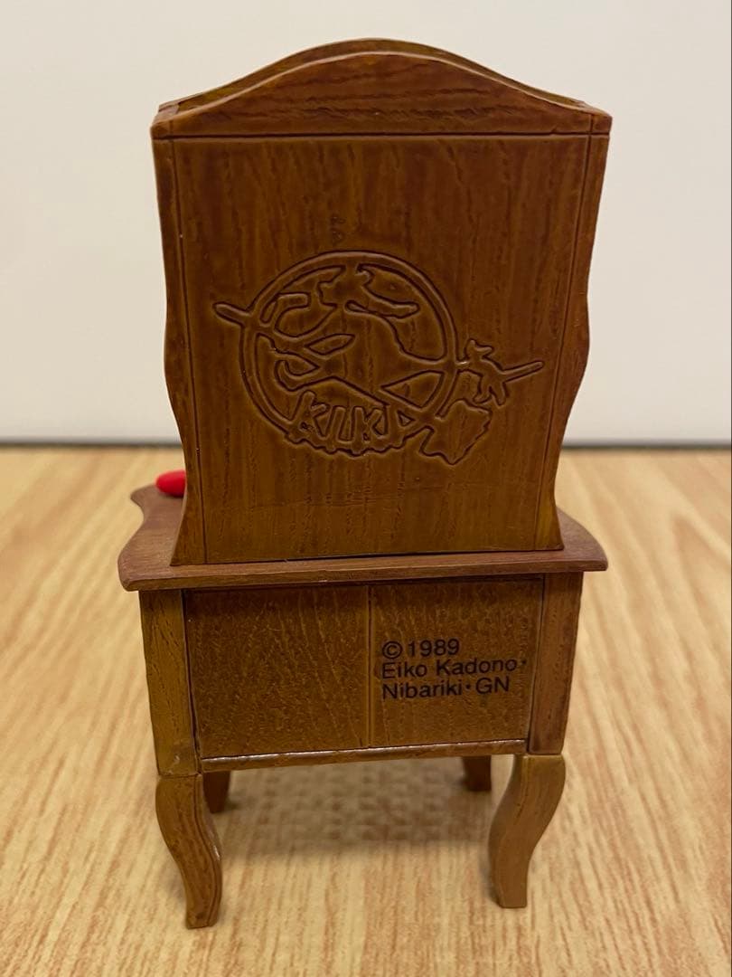 2014年　魔女の宅急便カレンダー　アンティークドレッサー