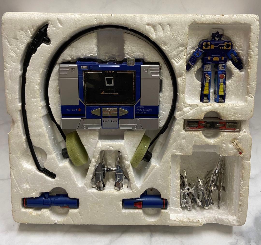 17 トランスフォーマー デストロン/情報参謀 サウンドウェーブ