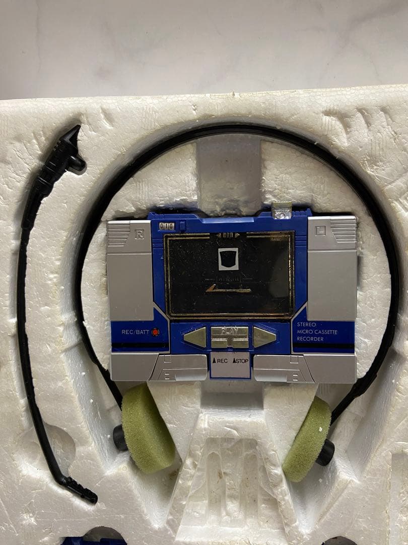 17 トランスフォーマー デストロン/情報参謀 サウンドウェーブ