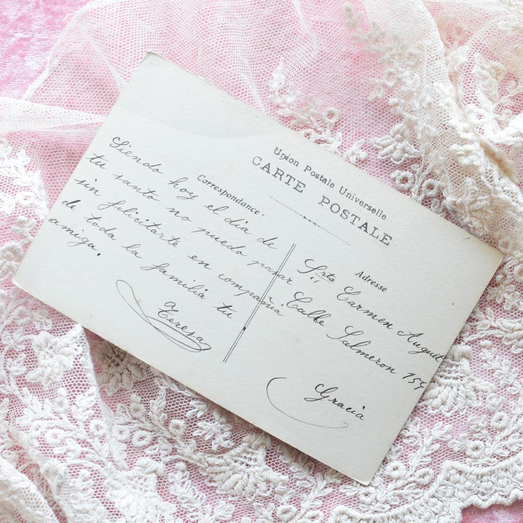 *アンティークポストカード　お人形を寝かしつける愛らしい少女*